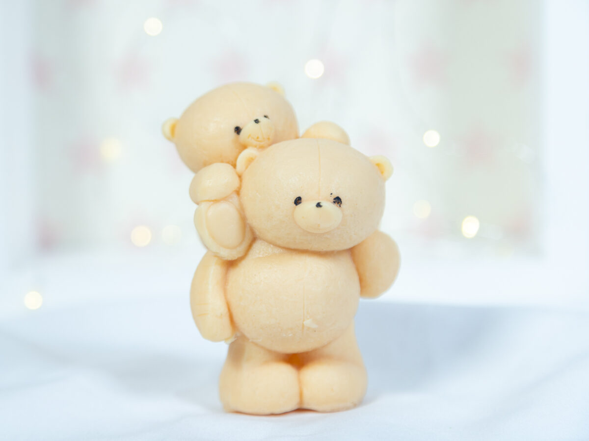 Rodzinne Misie - Maleństwo Na Plecach