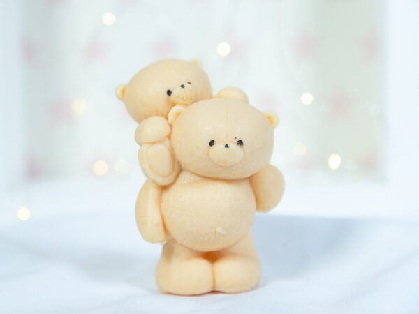 Rodzinne Misie - Maleństwo Na Plecach