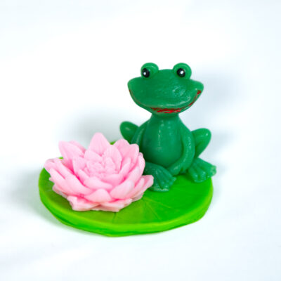 Żaba z Lilią na Liściu