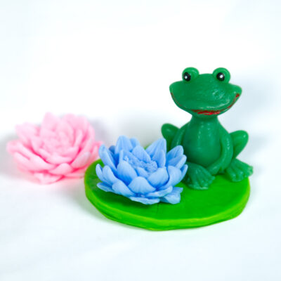 Żaba z Lilią na Liściu